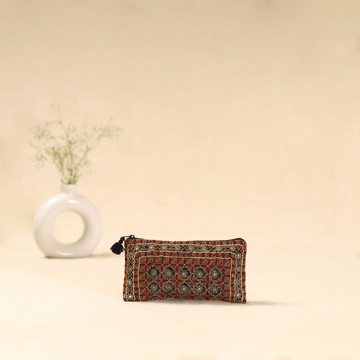 Kutch node bhori hand embroidered clutch purse 25
