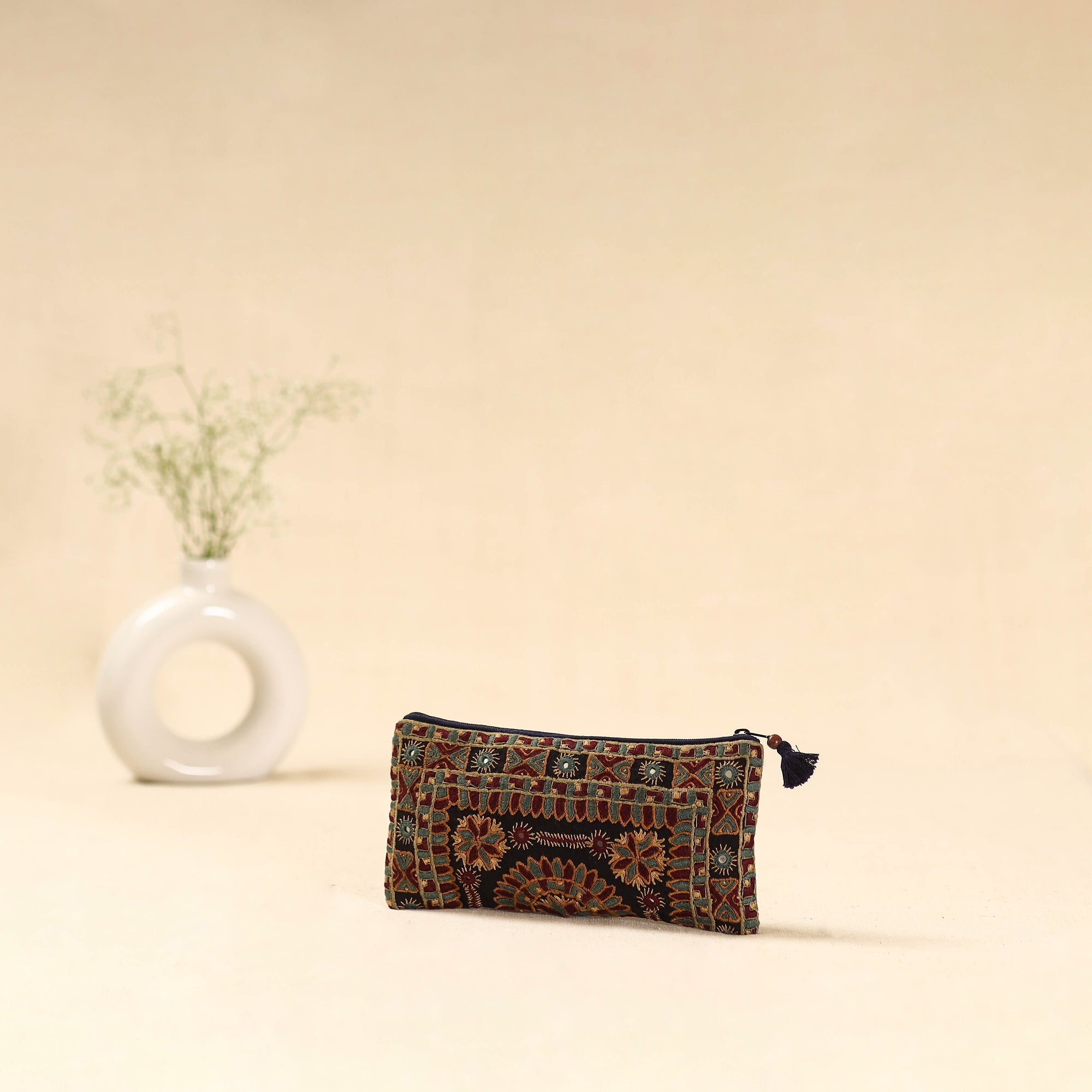 Kutch node bhori hand embroidered clutch purse 27