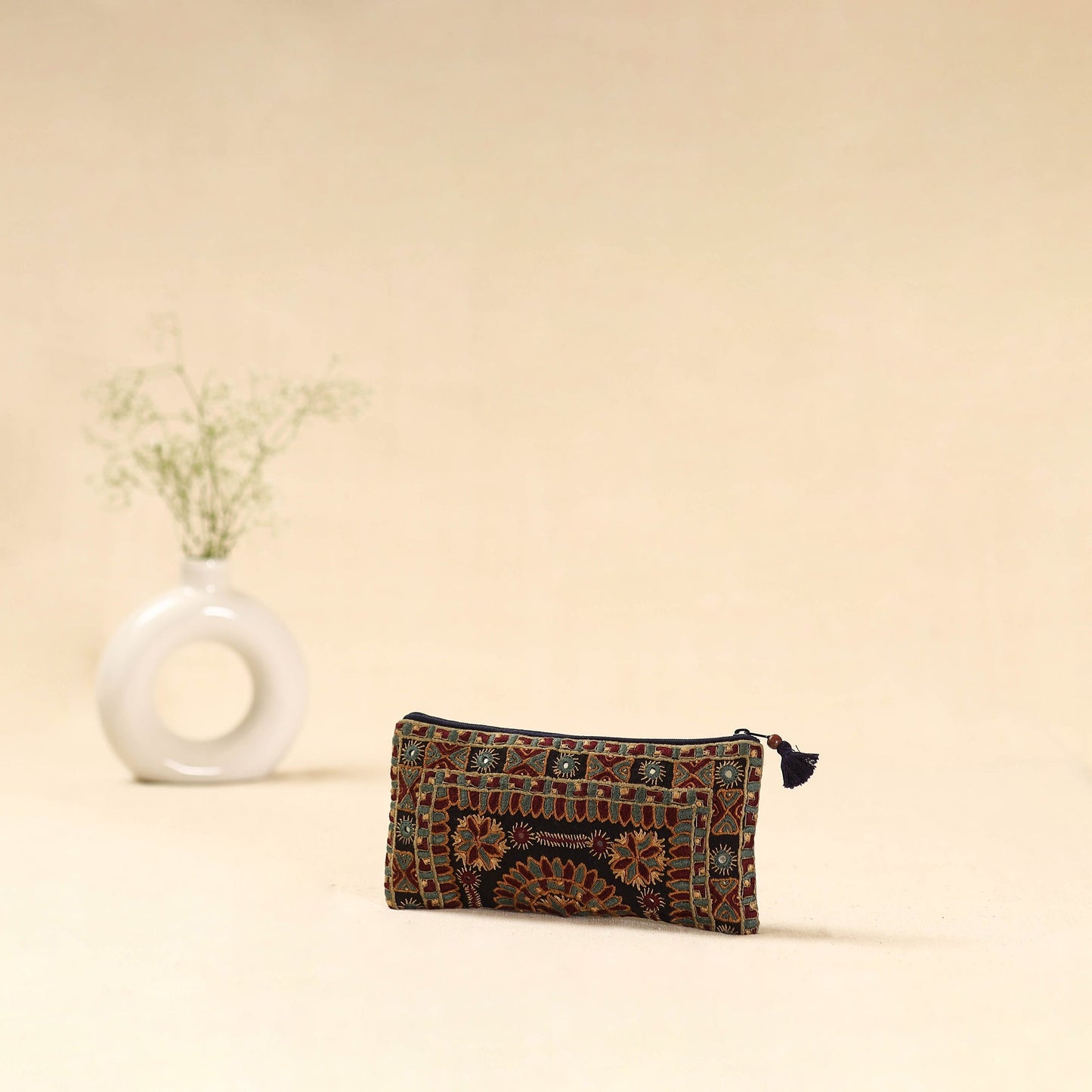 Kutch node bhori hand embroidered clutch purse 27