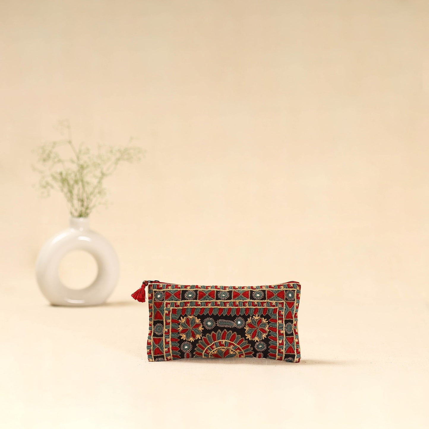 Kutch node bhori hand embroidered clutch purse 31