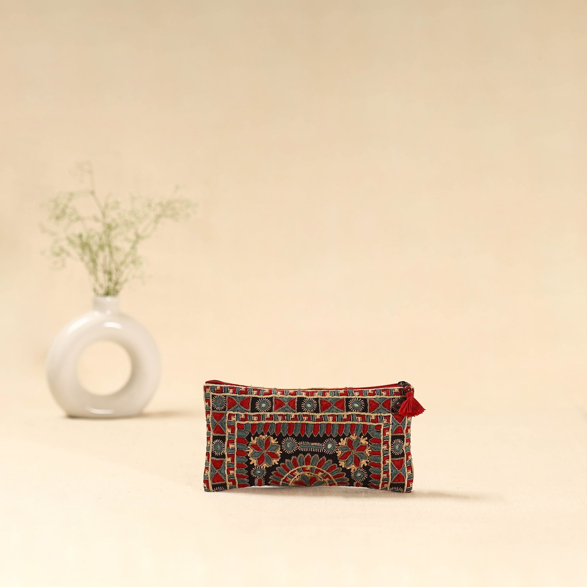 Kutch node bhori hand embroidered clutch purse 31