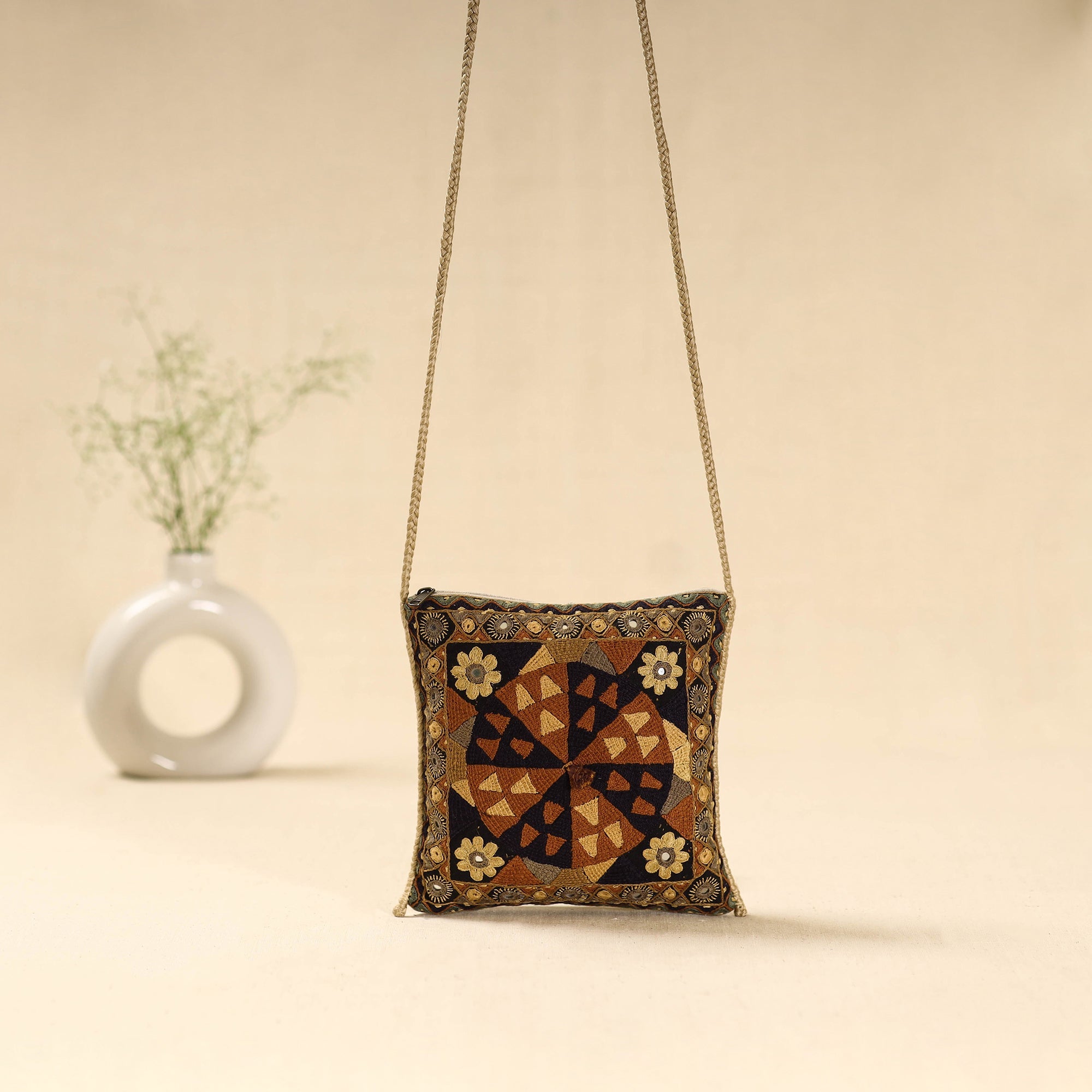 Kutch node fulado hand embroidered sling bag 62