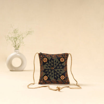 Kutch node fulado hand embroidered sling bag 64