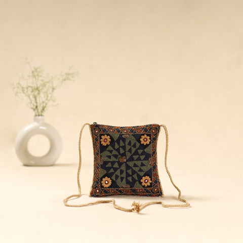 Kutch node fulado hand embroidered sling bag 64