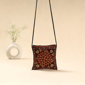 Kutch node fulado hand embroidered sling bag 68