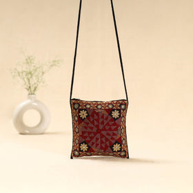 Kutch node fulado hand embroidered sling bag 69