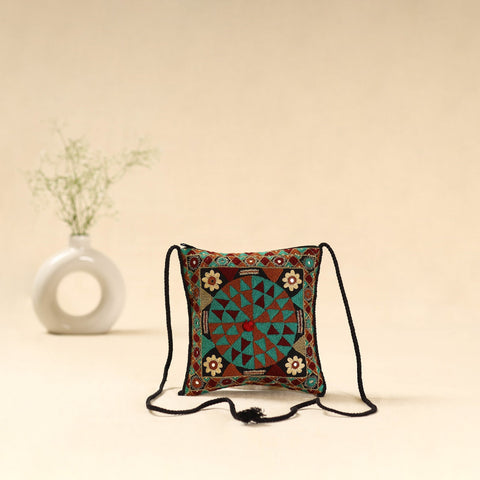 Kutch node fulado hand embroidered sling bag 70
