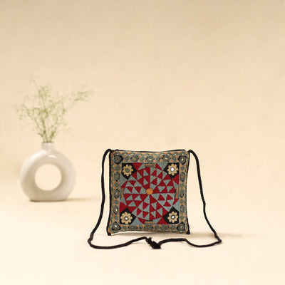 Kutch node fulado hand embroidered sling bag 71