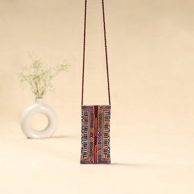 Kutch node hand embroidered sling dori mobile pouch 104