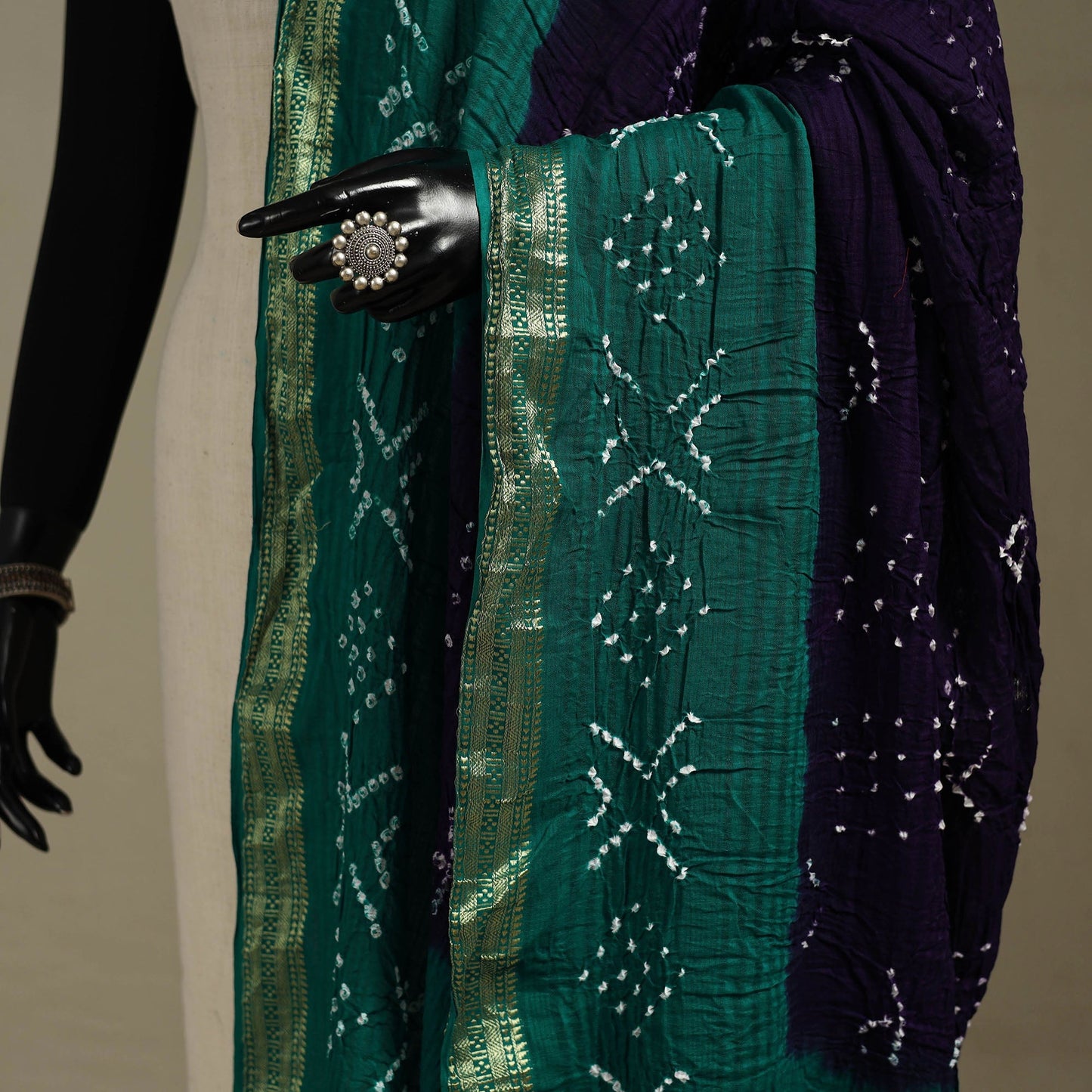 Kutch tie-dye cotton bandhani dupatta 14 - handcrafted