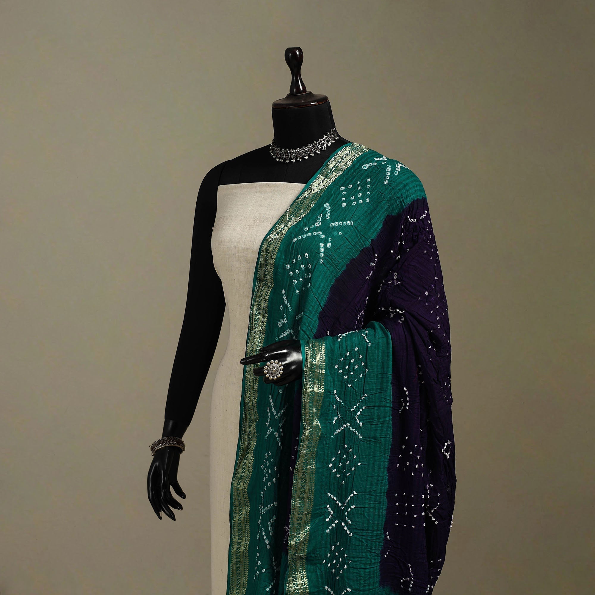 Kutch tie-dye cotton bandhani dupatta 14 - handcrafted