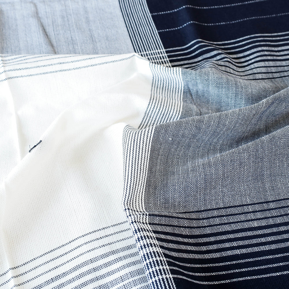 Buy Kutch Weave Pure Hand loom Cotton Bed cover (90 x 108 in) Online at iTokri.com