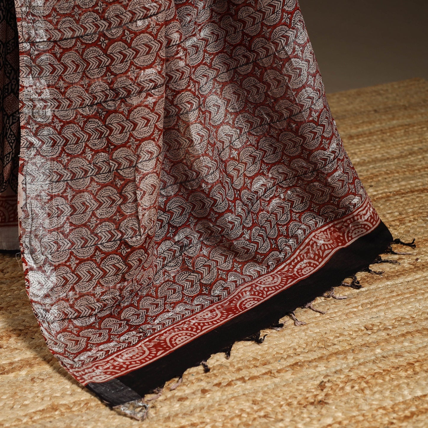 Linen hand bagru saree with zari border 03 - handcrafted