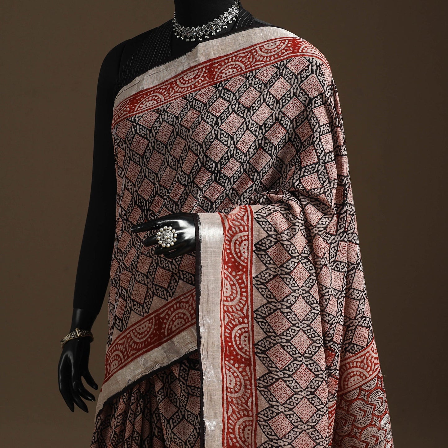 Linen hand bagru saree with zari border 03 - handcrafted