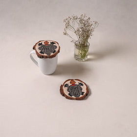 Madhubani handpainted pine wood coaster (set of 2) 13