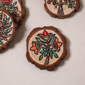 Madhubani handpainted pine wood coaster (set of 4) 09