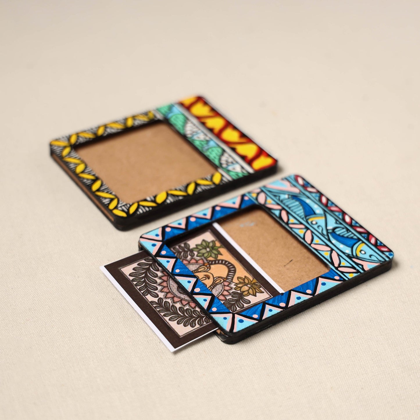 Madhubani handpainted wooden photo frame fridge magnet (set