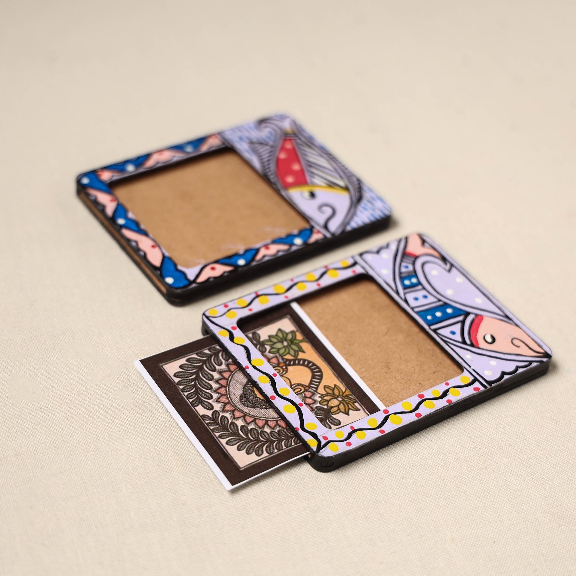 Madhubani handpainted wooden photo frame fridge magnet (set