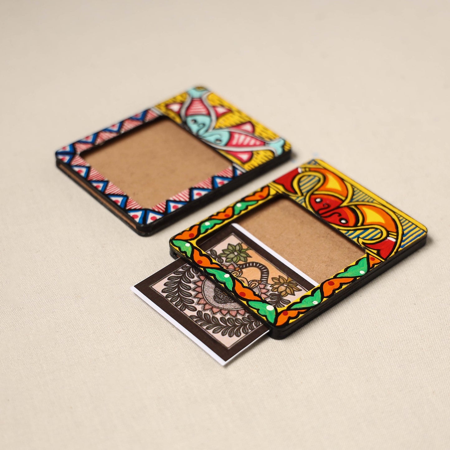 Madhubani handpainted wooden photo frame fridge magnet (set