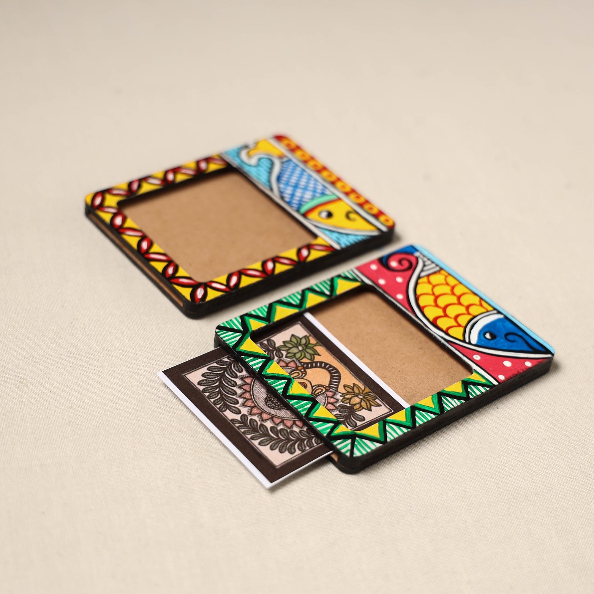 Madhubani handpainted wooden photo frame fridge magnet (set