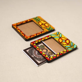 Madhubani handpainted wooden photo frame fridge magnet (set