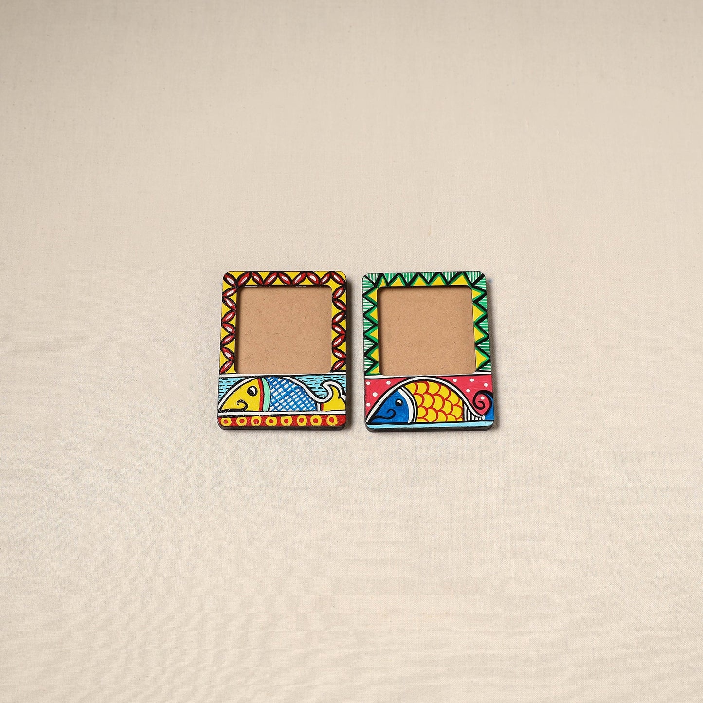 Madhubani handpainted wooden photo frame fridge magnet (set