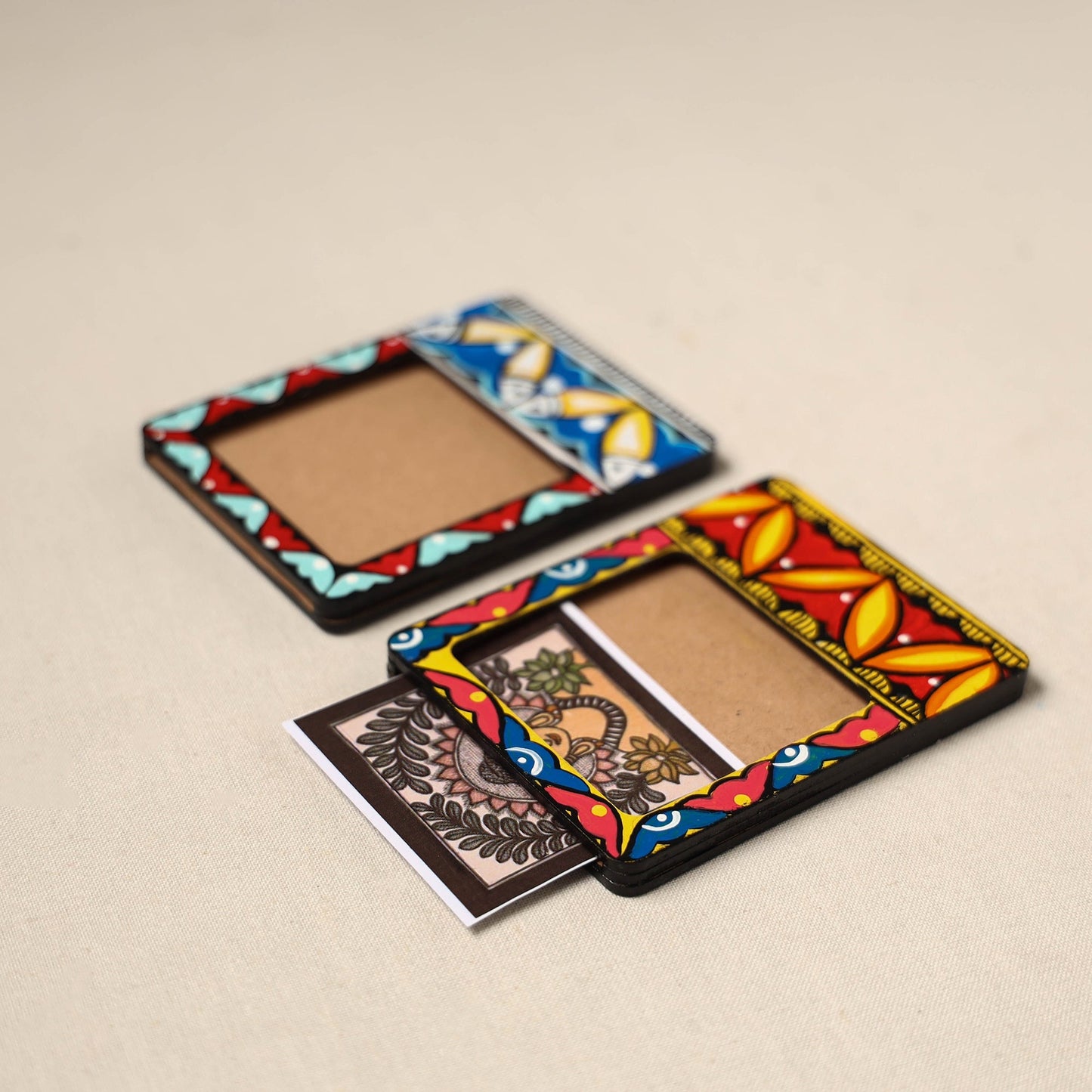 Madhubani handpainted wooden photo frame fridge magnet (set