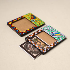 Madhubani handpainted wooden photo frame fridge magnet (set