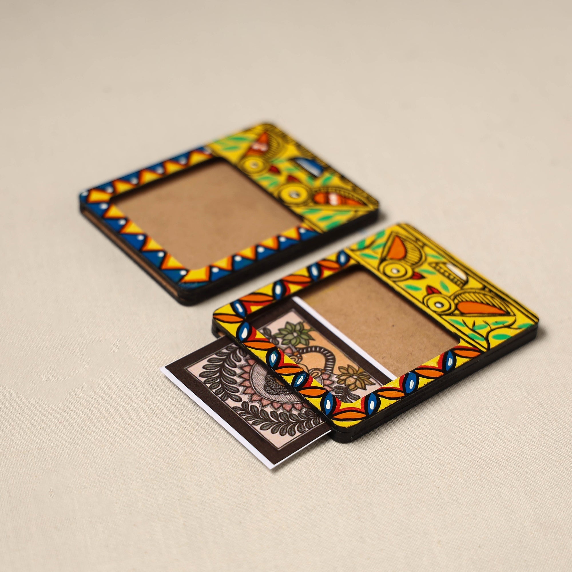 Madhubani handpainted wooden photo frame fridge magnet (set