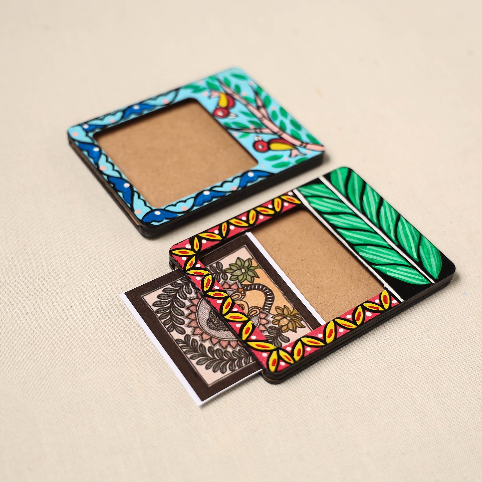 Madhubani handpainted wooden photo frame fridge magnet (set