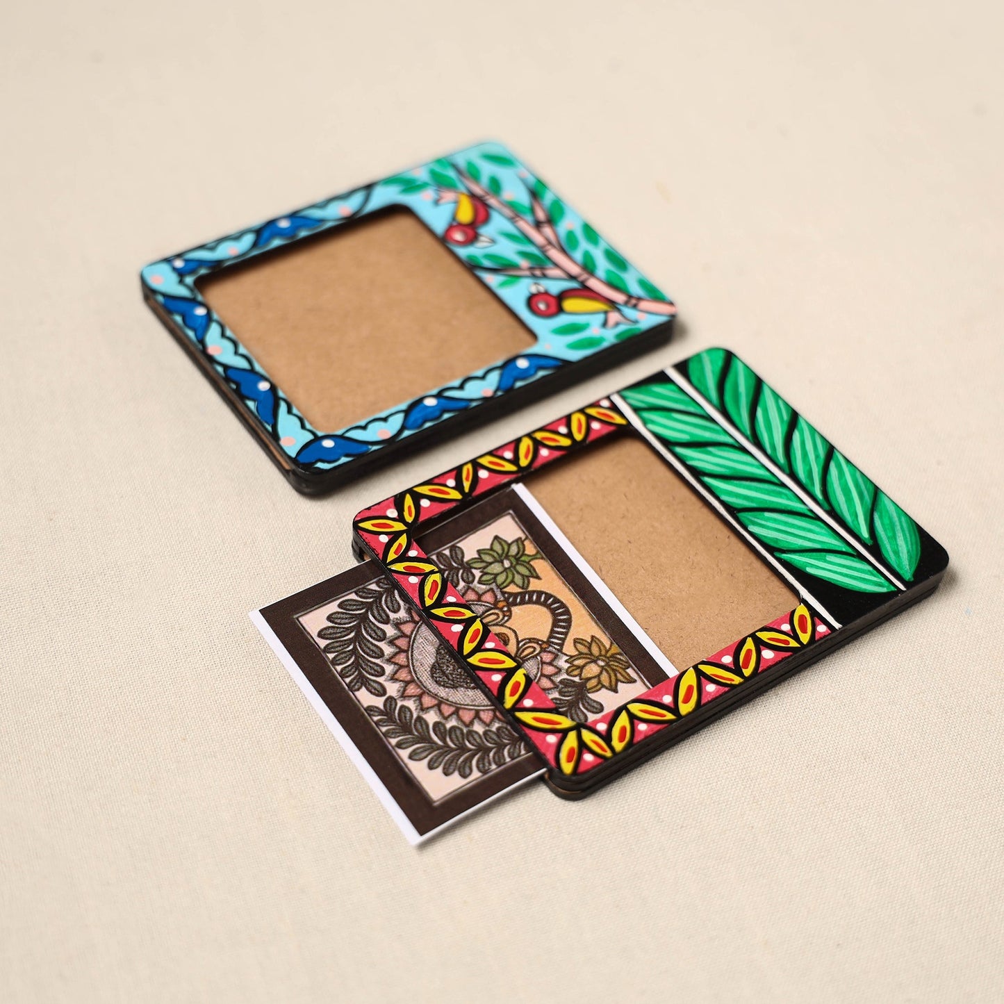 Madhubani handpainted wooden photo frame fridge magnet (set