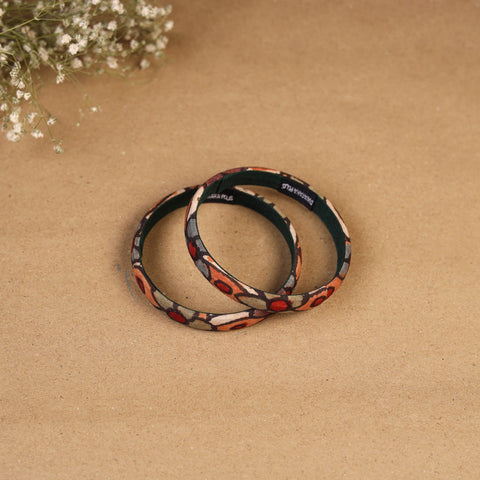 Natural dyed handpainted kalamkari bangle so2 (size - 2-8)