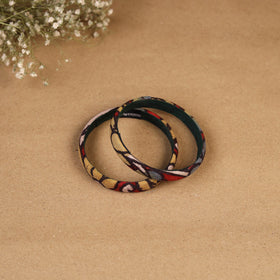 Natural dyed handpainted kalamkari bangle so2 (size - 2-8)