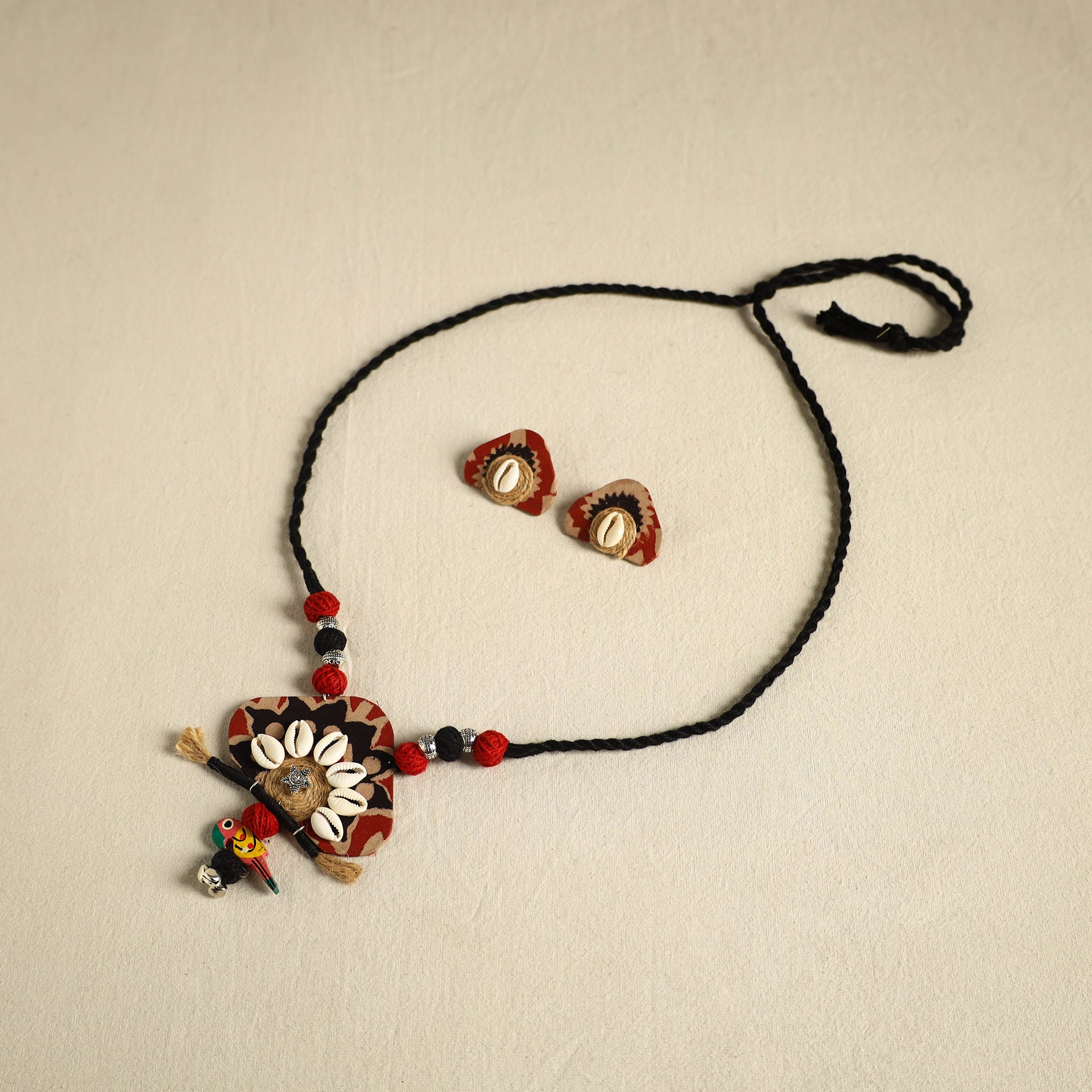  Multicolor Fabart Jute & Shell Work Necklace Set