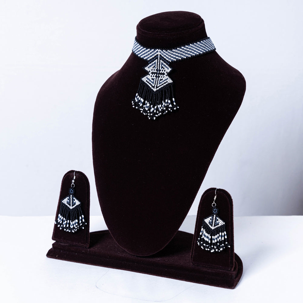 Buy Neemuch Handmade Beadwork Jali Necklace Set Online at iTokri.com