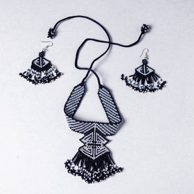 Buy Neemuch Handmade Beadwork Jali Necklace Set Online at iTokri.com