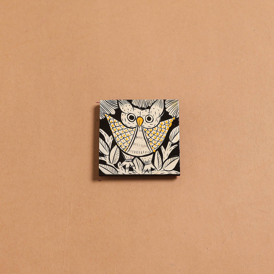 Patua handpainted wooden fridge magnet 92 - handcrafted