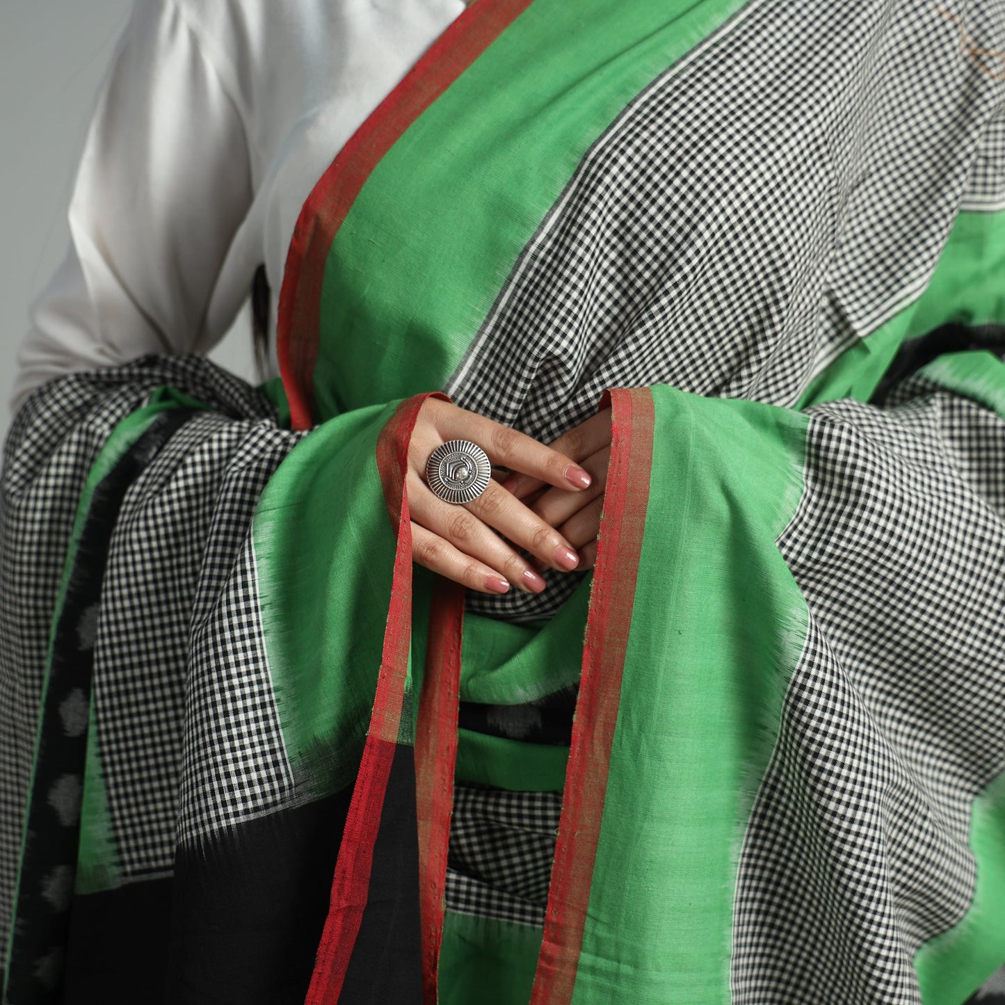 Buy Pochampally Ikat Handloom Cotton Dupatta with Tassels 37 Online l iTokri.com