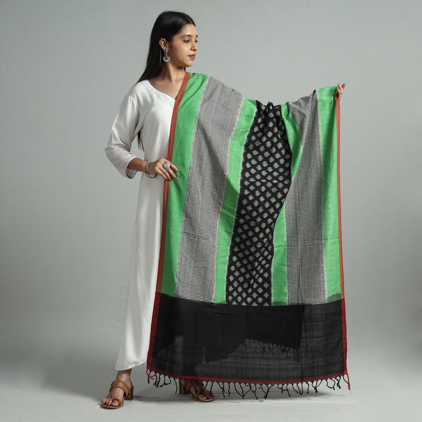 Buy Pochampally Ikat Handloom Cotton Dupatta with Tassels 37 Online l iTokri.com