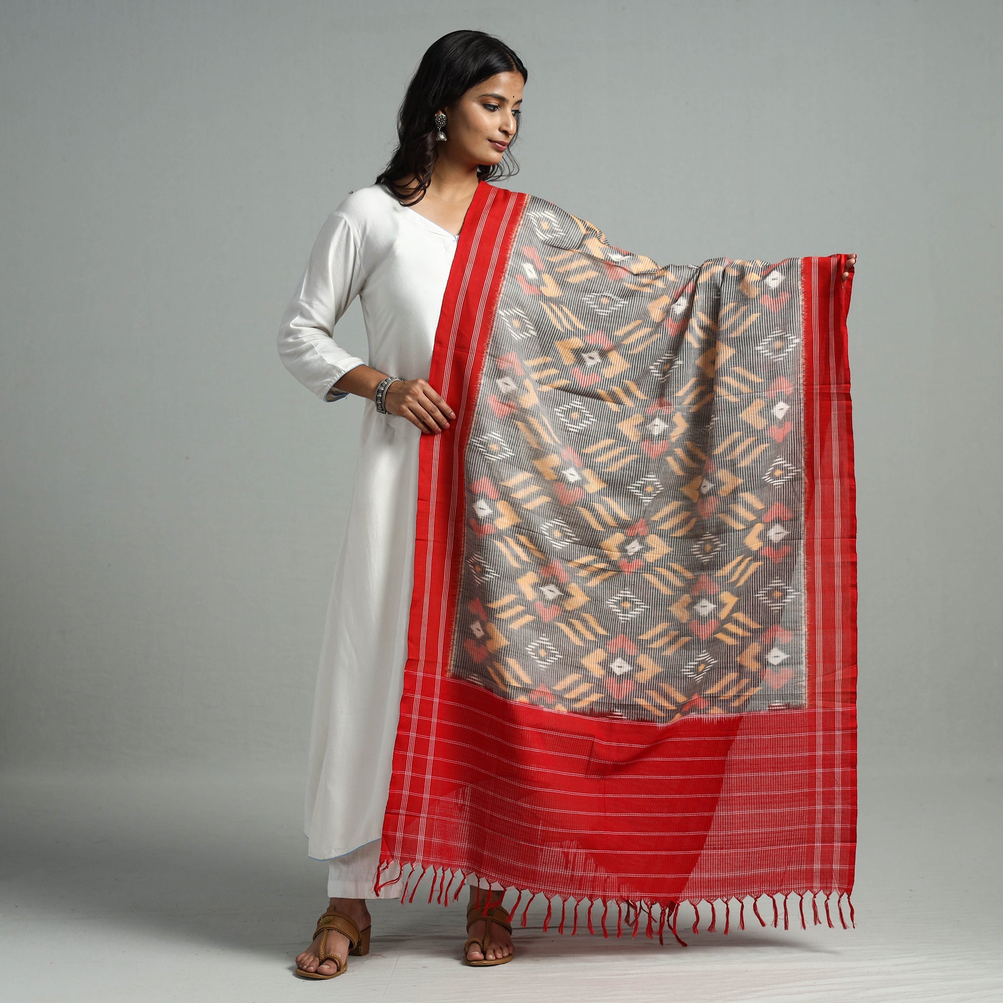  Pochampally Missing Ikat Weave Cotton Handloom Dupatta 01 Online at iTokri.com