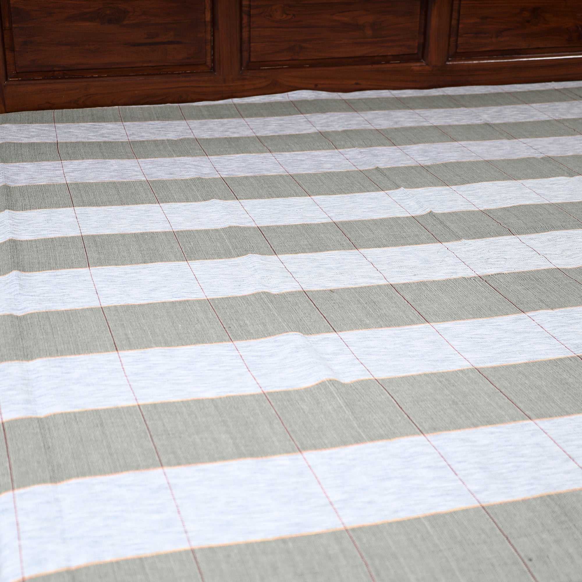 Buy Pure Handloom Cotton Double Bed Cover Online at iTokri.com