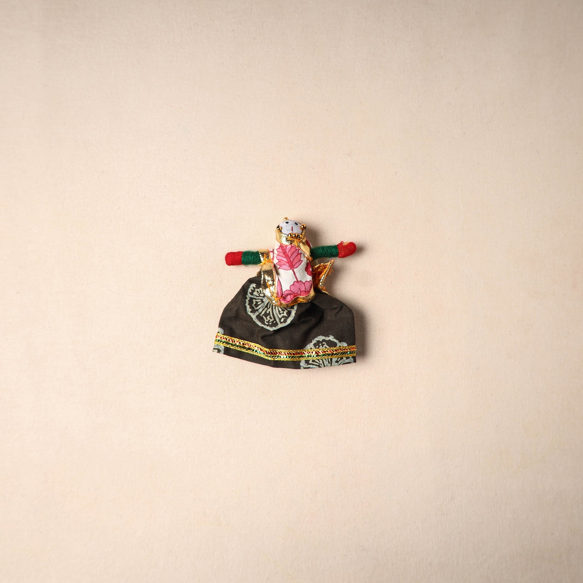 Multicolor - rajasthani puppet couple handmade magnet (set