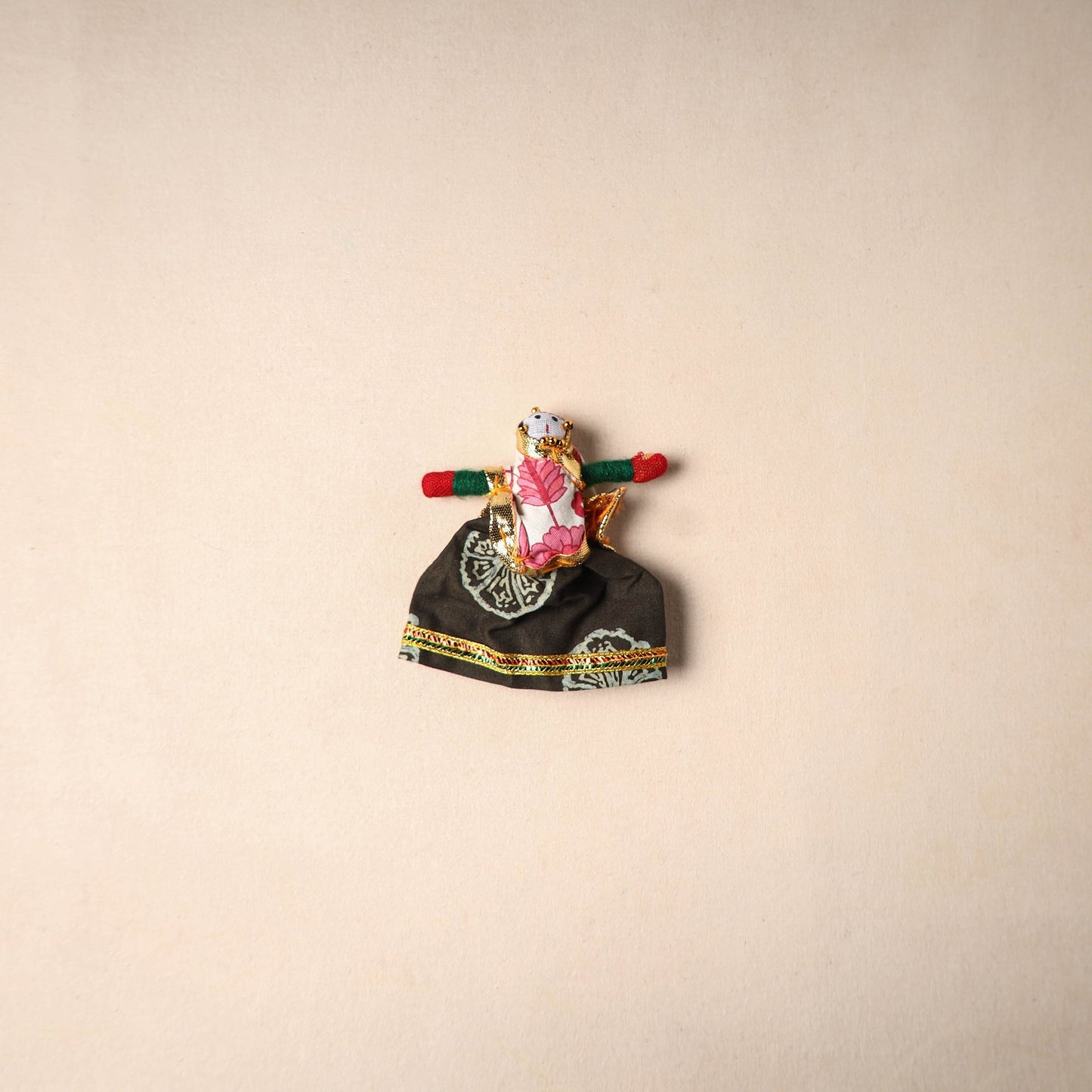 Multicolor - rajasthani puppet couple handmade magnet (set