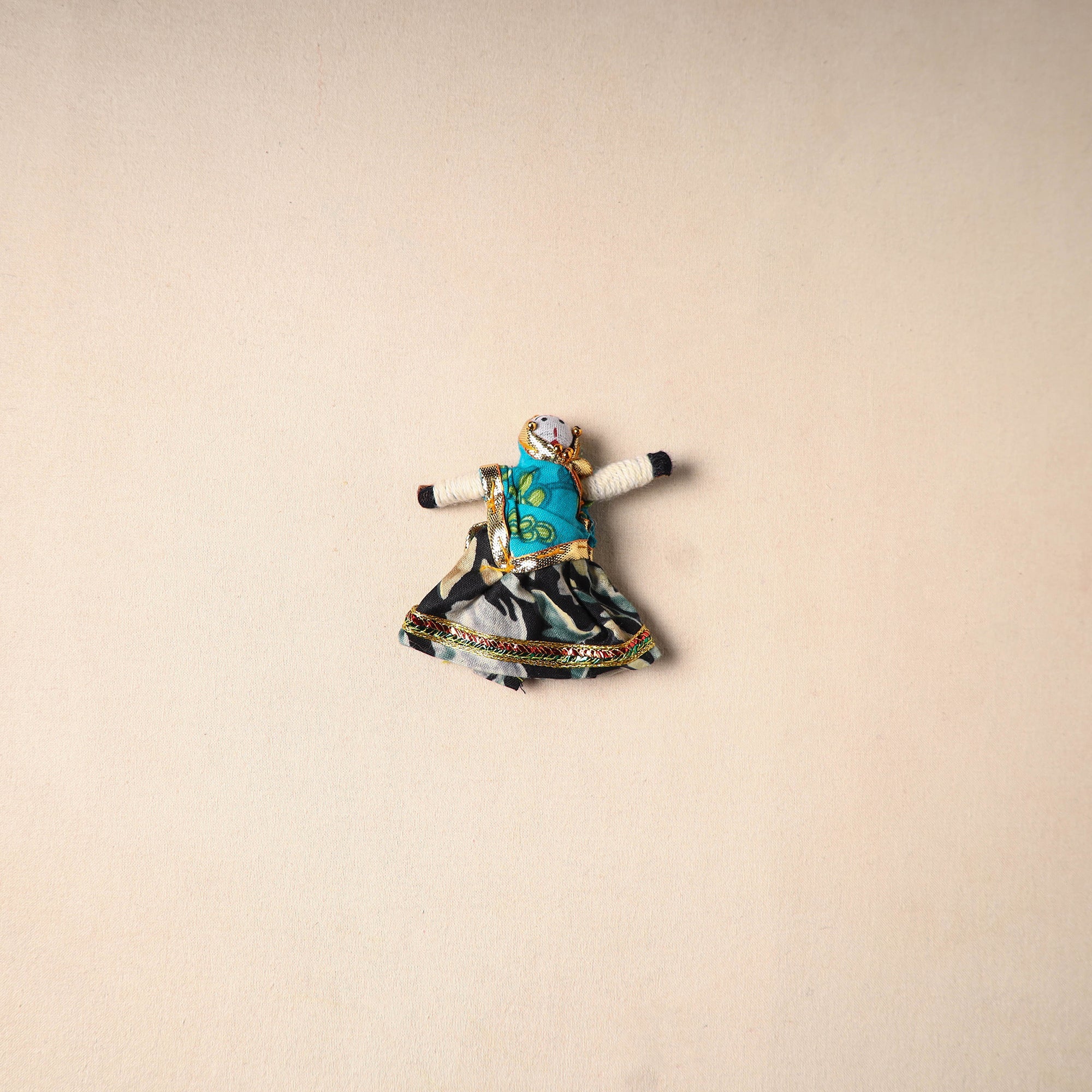 Multicolor - rajasthani puppet couple handmade magnet (set