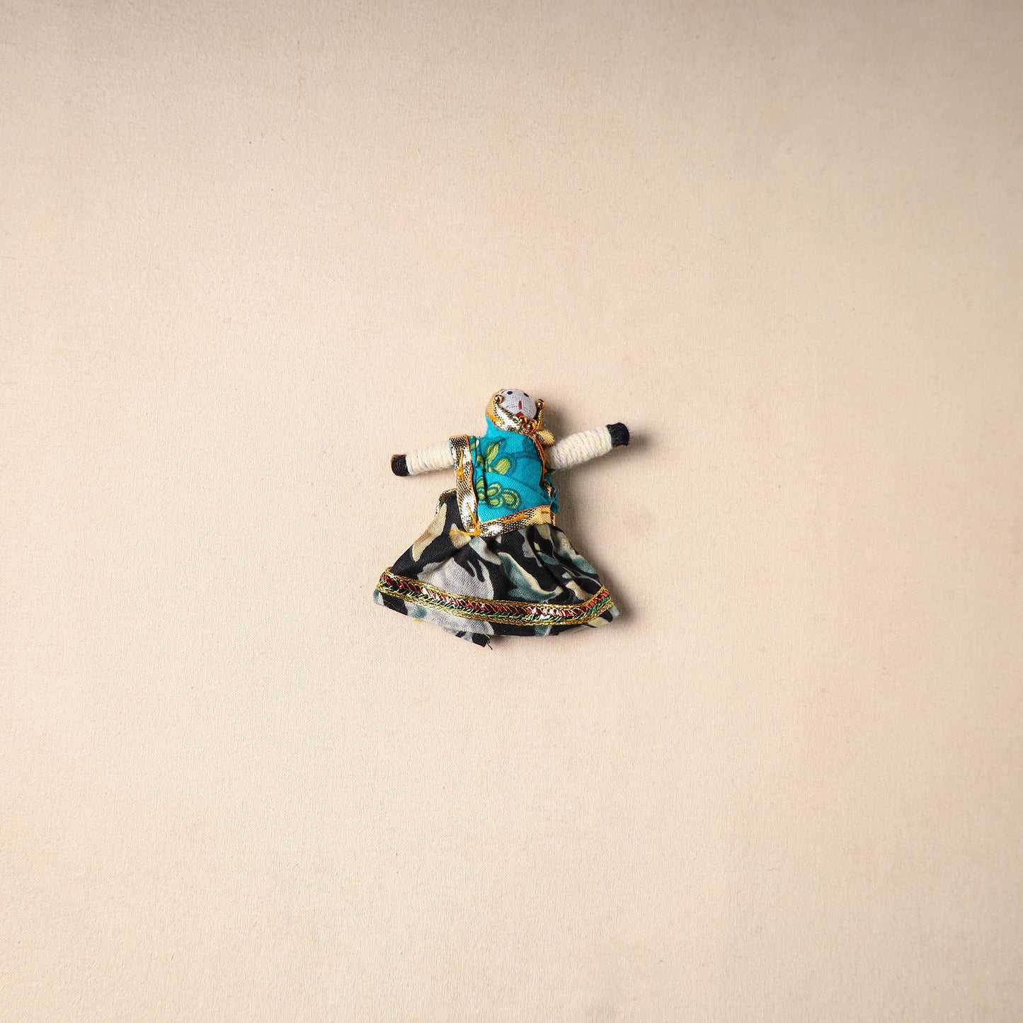 Multicolor - rajasthani puppet couple handmade magnet (set