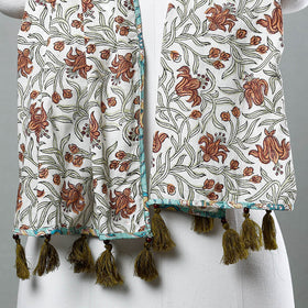 Buy Sanganeri Block Printed Cotton Stole with Tassels Online at iTokri.com