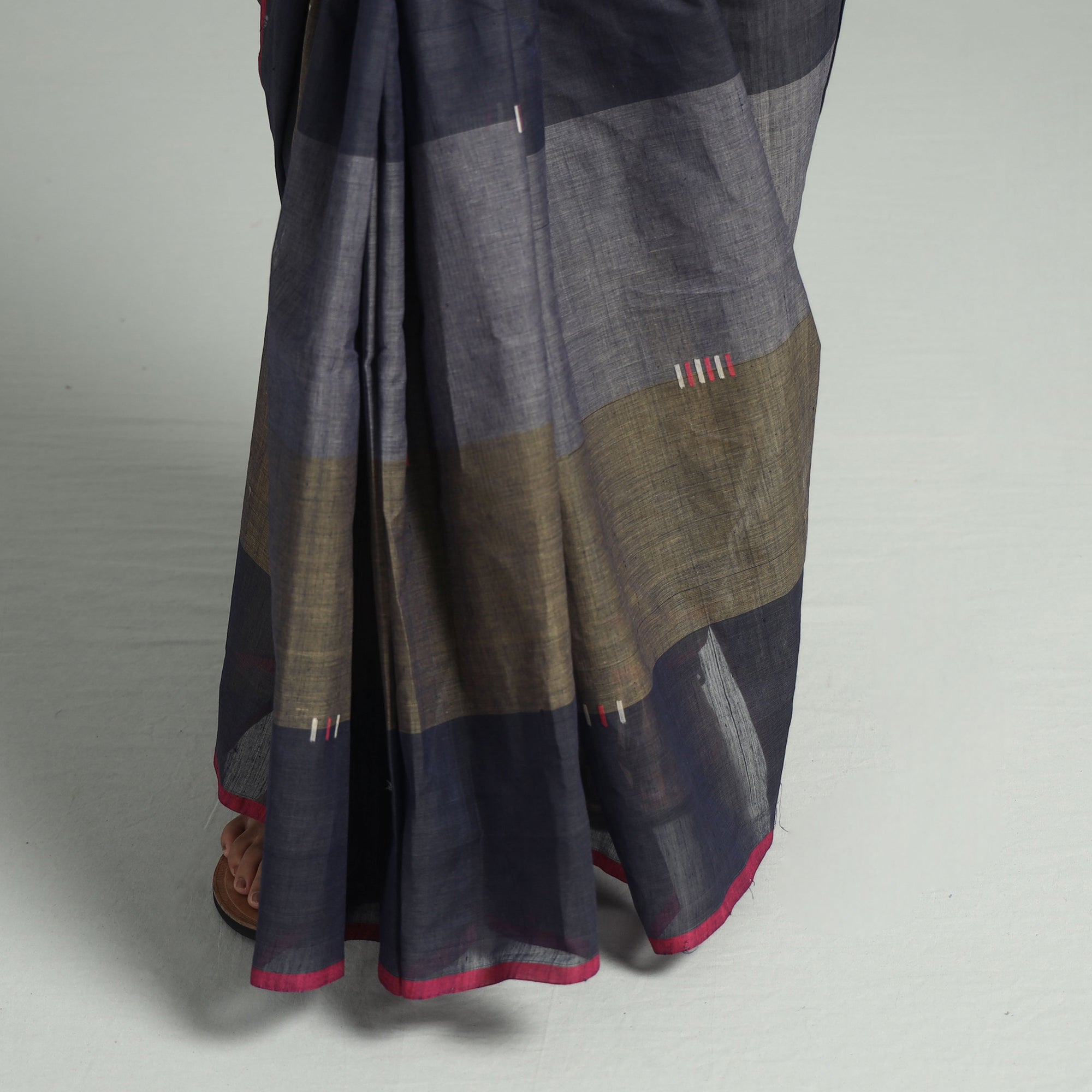  Srikakulam Handloom Jamdani Buti Cotton Saree with Tassels 