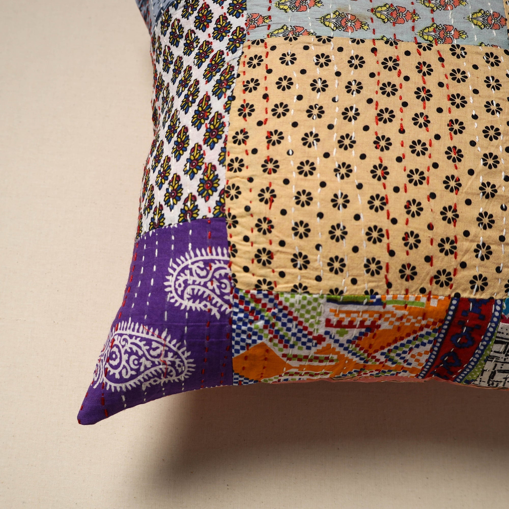 Tagai patchwork cushion cover (16 x 16 in) 40 - handcrafted