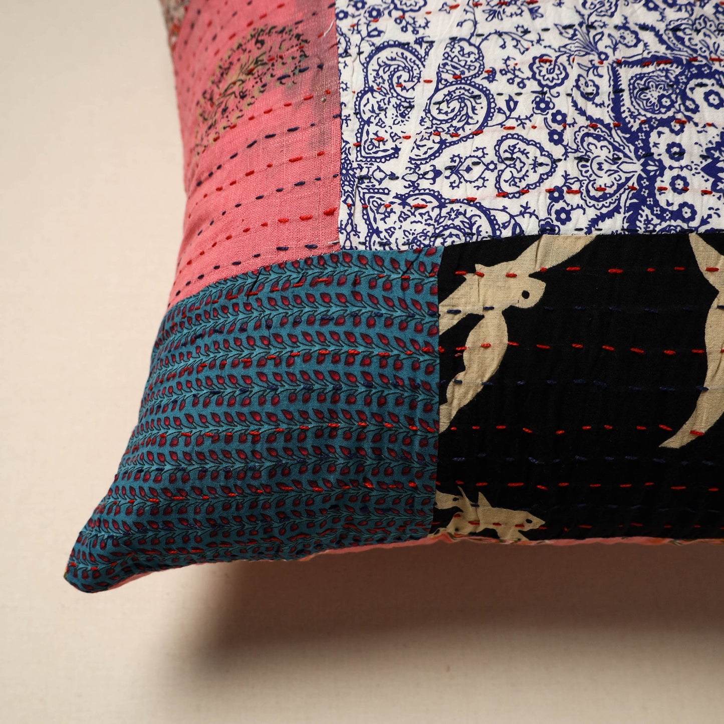 Tagai patchwork cushion cover (16 x 16 in) 50 - handcrafted