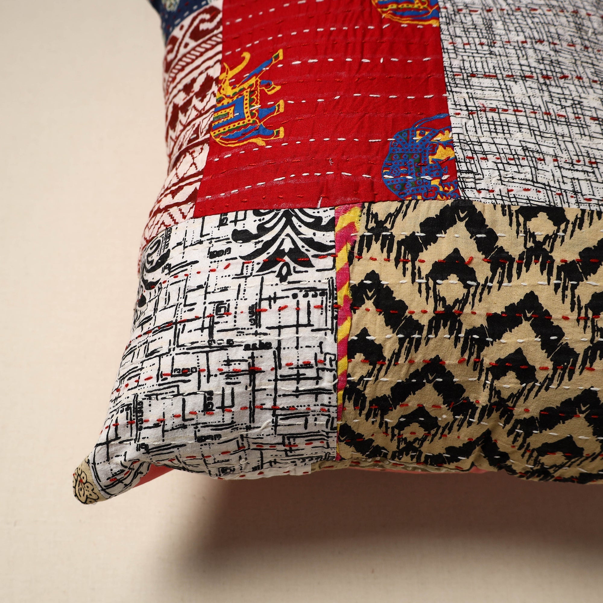 Tagai patchwork cushion cover (16 x 16 in) 53 - handcrafted